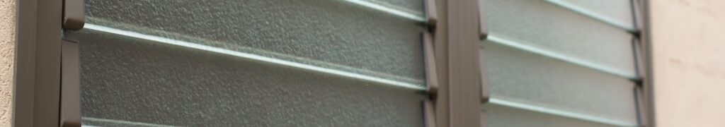 A louver window is in line.